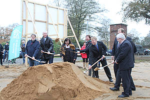 Spatenstich beim Neubau der Wohnanlage „50 - Plus“